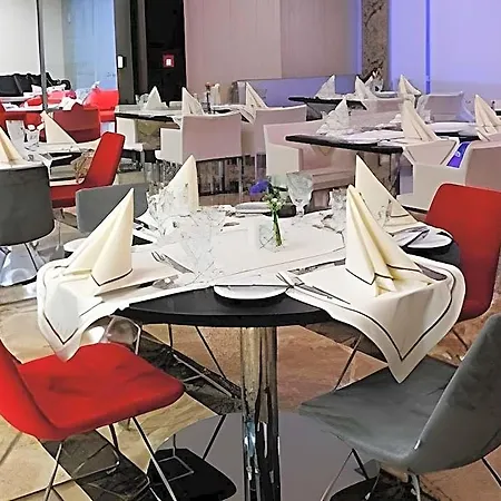 Demora Отель 4*