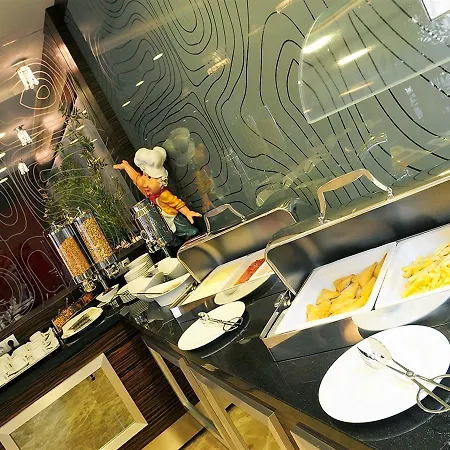 Demora Hotel 4*