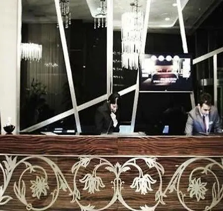 Demora Hotel