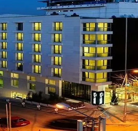 Demora Hotel 4*