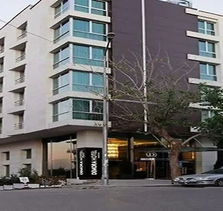 Demora Hotel 4*